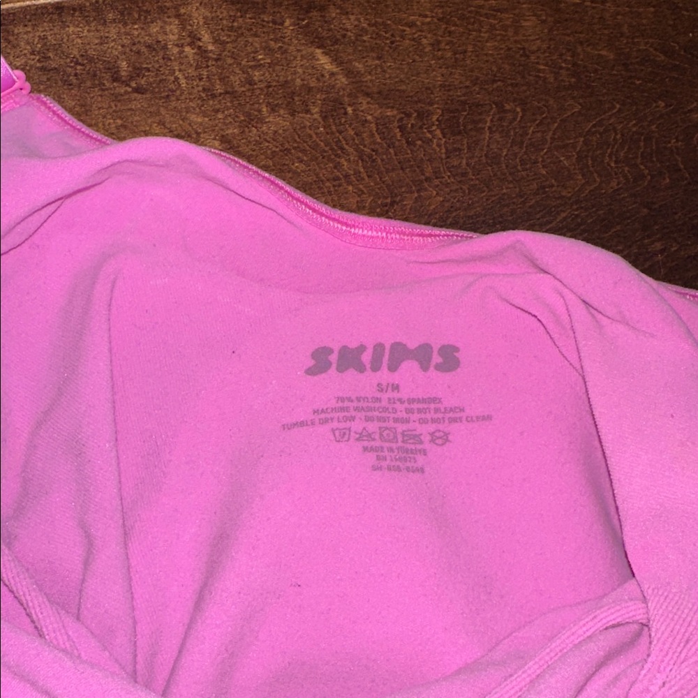 SKIMS SEAMLESS SCULPT BRIEF BODYSUIT LIMITED EDITION: NEON ORCHID S/M - Picture 7 of 13